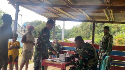Satgas Pamtas RI-PNG Yonif 763/SBA Pos Kokas Gelar Bakti Kesehatan dan Pengobatan Gratis