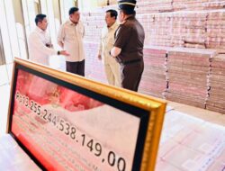 Prabowo Saksikan Penyerahan Uang Restitusi Rp13,2 Triliun di Kejaksaan Agung