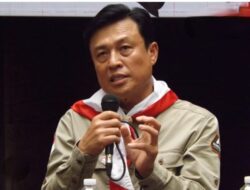 Kujang untuk Ronny Lukito: Simbol Penghargaan atas Komitmen Pelestarian Alam