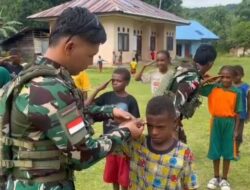 Satgas Pamtas RI-PNG Pos Yembun Ajarkan PBB (Peraturan Baris Berbaris) di SD Inpres 28 Metnayam