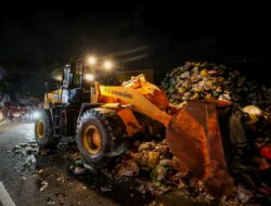 Pemkot Bandung Bersihkan TPS Gunung Batu Timur, 100 Ton Sampah Berhasil Diangkut