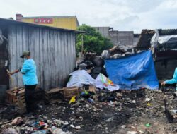 Tumpukan Sampah di TPS Gunung Batu Timur Tuntas Dibersihkan, Aparat Kelurahan Sukaraja Minta Warga Disiplin Pilah Sampah