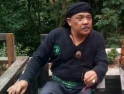 Eka Santosa: Menjaga Nalar Politik, Merawat Akar Tradisi