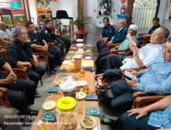 Jaga Silaturahmi, Keluarga Besar IWS I Sambangi Kediaman Dada Rosada