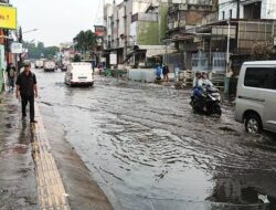 Bandung Dikepung Cuaca Ekstrem: Puluhan Pohon Tumbang dan Infrastruktur Rusak Akibat Hujan Es serta Angin Kencang
