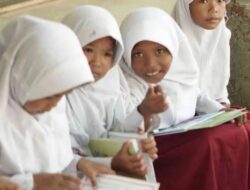 Paradoks Pendidikan Jawa Barat; Menanti Kelas Menengah Baru di Tengah Jeratan Nasib Guru Honorer