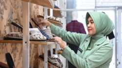 Jelang Bazar Persit, UMKM TRIBLEEFOOTWEAR Intensifkan Persiapan dan Standarisasi Produk
