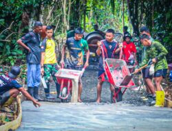 Percepat Pengecoran Jalan, Satgas TMMD ke-128 Kodim 1801/Manokwari Gotong Royong Gunakan Molen