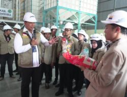 Membedah Tata Kelola Beras Negara, Bulog Buka Gudang Sunter untuk Mahasiswa UGM