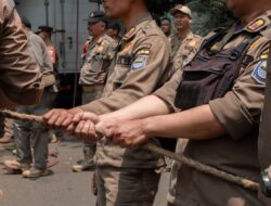 Tegakkan Fungsi Trotoar, Satpol PP Kota Bandung Penertiban 40 Bangunan Liar di Kawasan Hasanudin-Surya Kencana