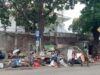 ​13 PKL Cihapit Tertibkan Lapak Mandiri, Efektivitas Penataan Ruang Publik Kota Bandung Diuji