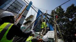 ​Buntut Keluhan Internet Lumpuh, Penataan Kabel Udara di Bandung Diberhentikan Sementara